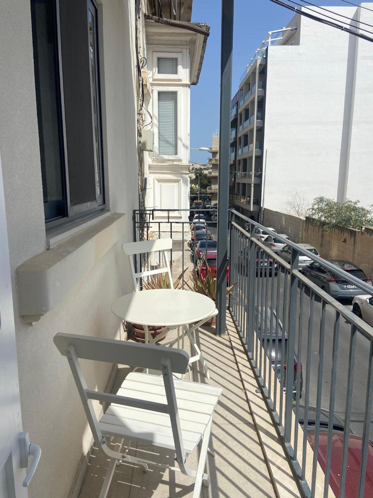 Cozy 2 Bedroom Apartment Near Seafront Gzira Dış mekan fotoğraf